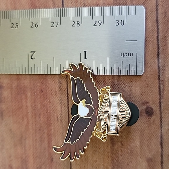 Harley-Davidson Stained Glass Eagle Bar & Shield Pin 1.75" x 1.25" Dated 2011 - Picture 2 of 8